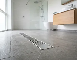 กลิ่นเหม็นห้องน้ำ